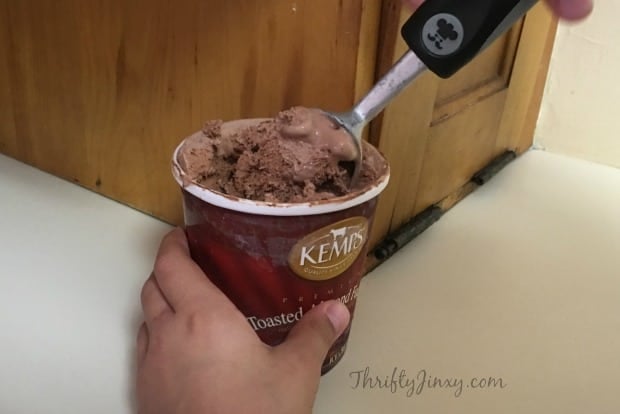 Chocolate Dipped Ice Cream Cones Recipe - Jinxy Kids