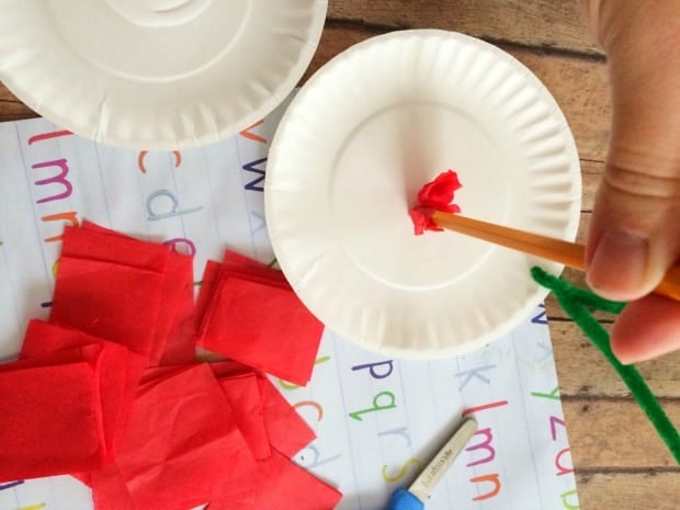 tissue-paper-plate-apple-craft-process