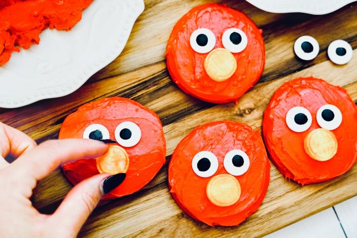 Fun & Easy Elmo Cookies process