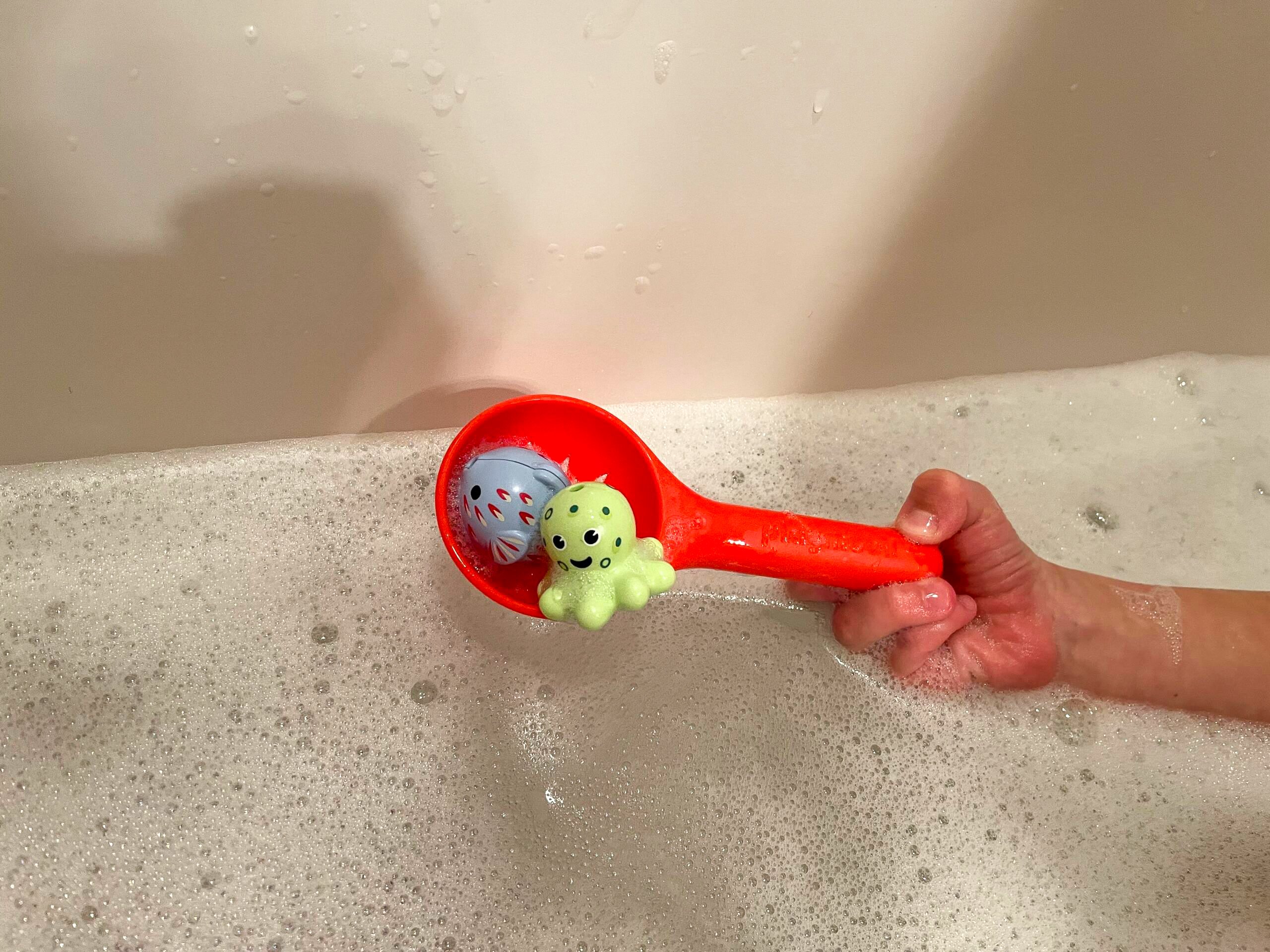 playmobil aqua bath toy scoop and figures