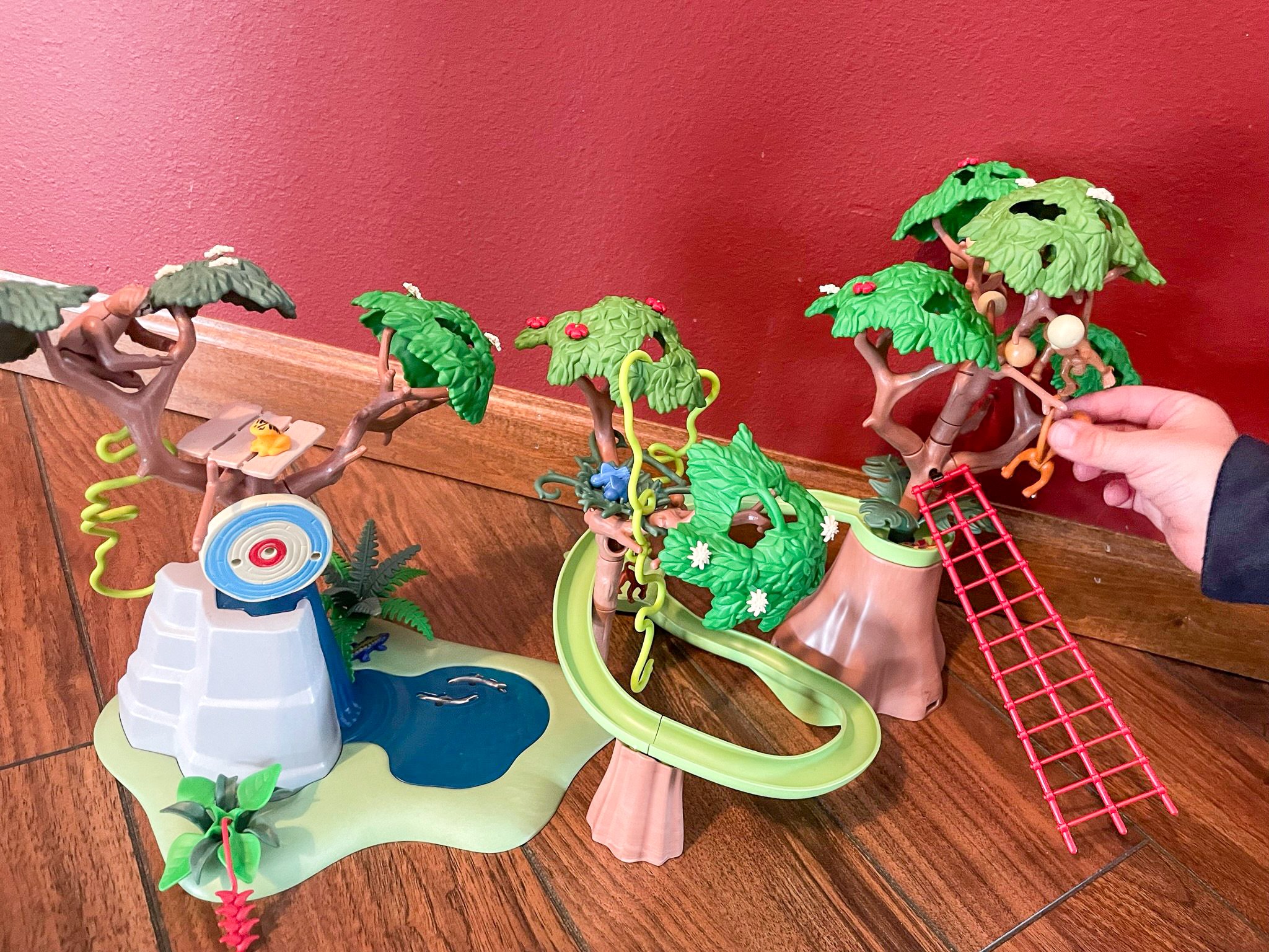 Wiltopia Jungle Treehouse Toy
